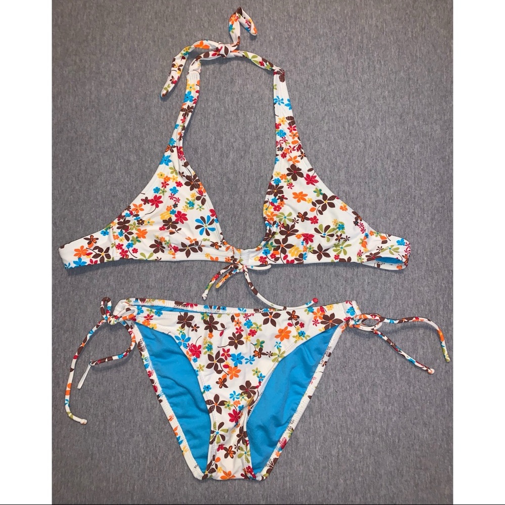 Floral Bikini 🌺